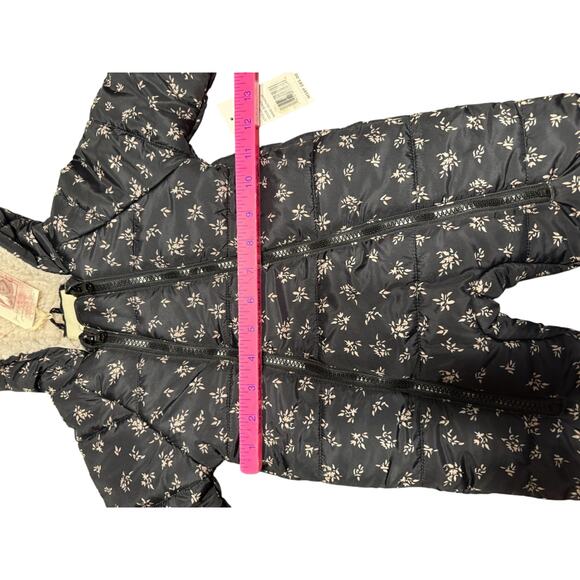 Jessica Simpson Baby Snowsuit size 6-9 Months Zip Front - Picture 7 of 9